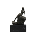 Escultura em bronze patinado
