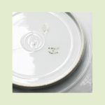Conjunto de dois pratos decorativos em porcelana - Image 6